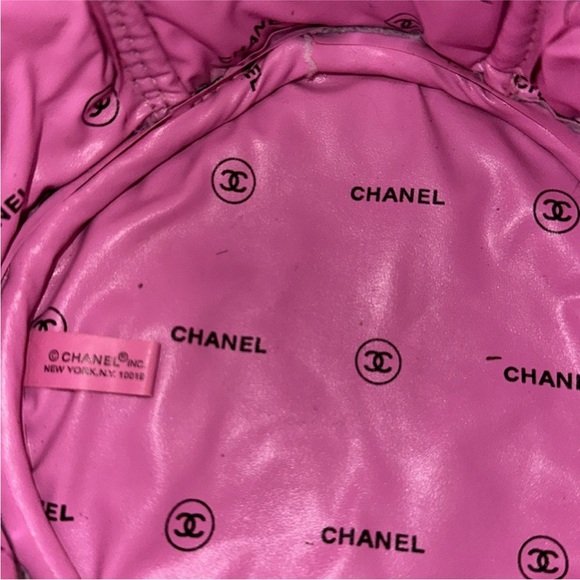 Bags and Ribbon - Picture 13 of 14